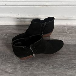 Black velvet ankle boots 