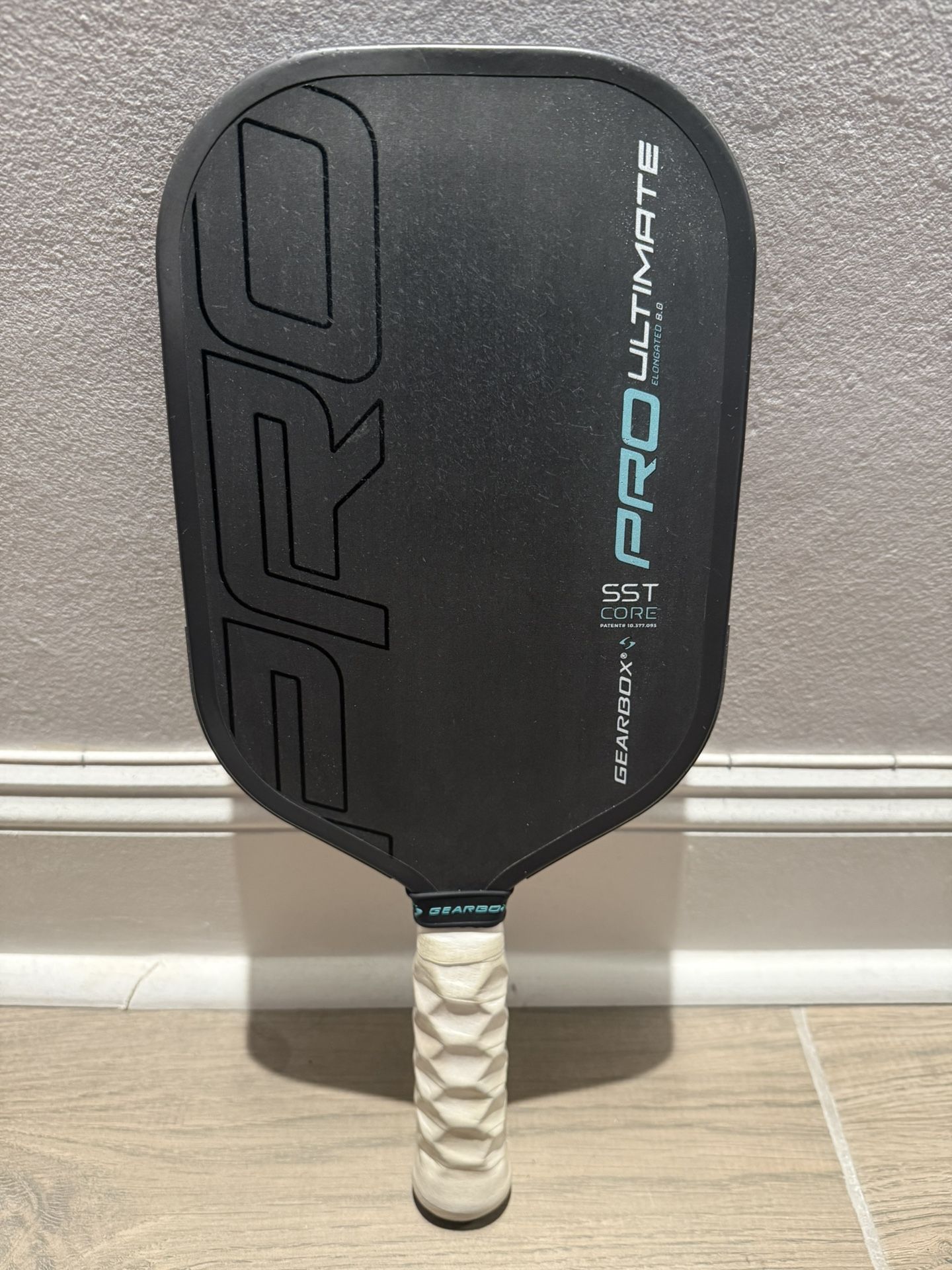 Gearbox Pro Ultimate 16 Elongated 8.0 Pickleball Paddle with Hesacore Grip