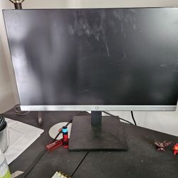 2 HP 21×13 inch monitors