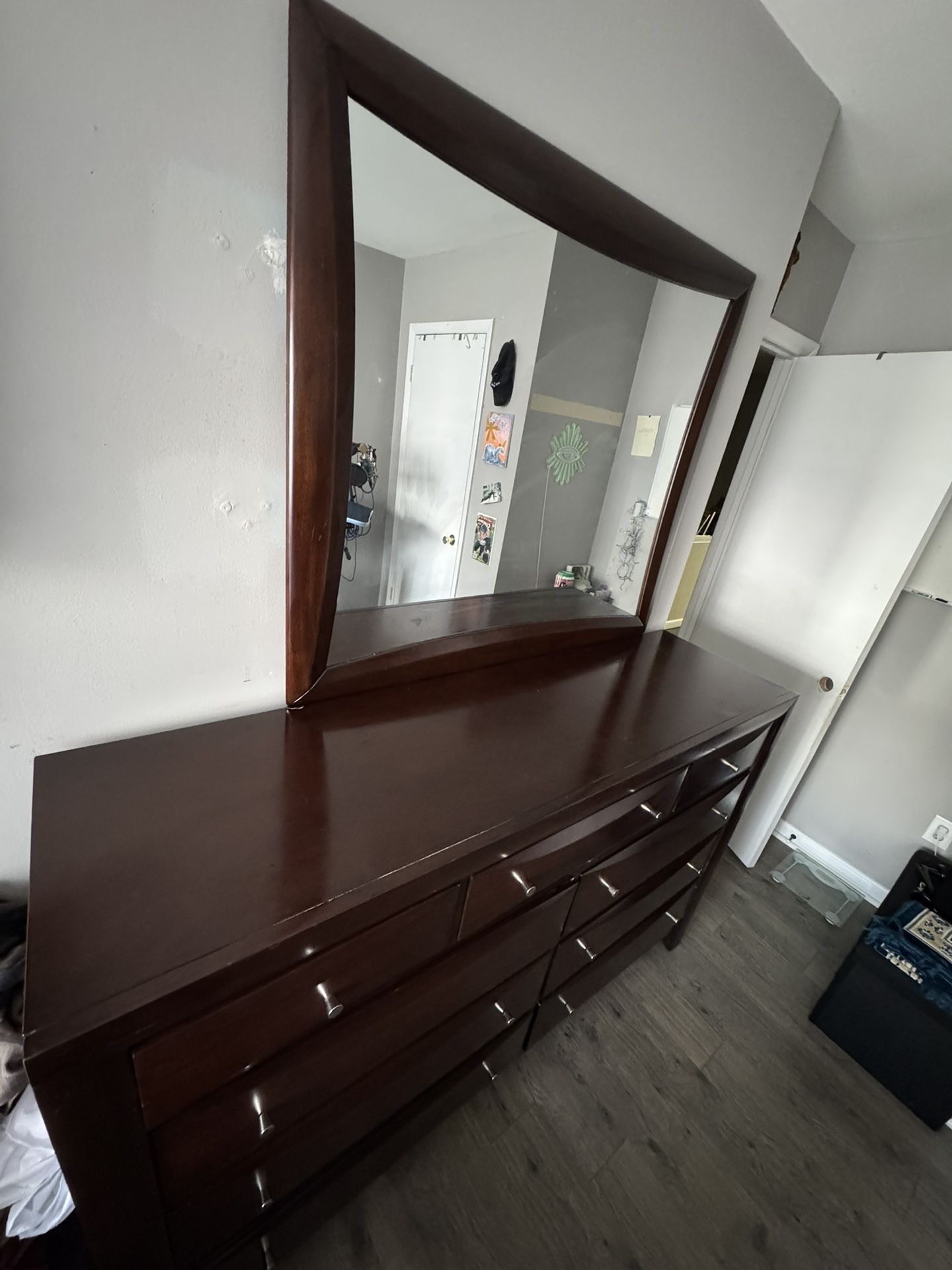 9 Drawer Dresser/vanity Mirror (Brown Wood)