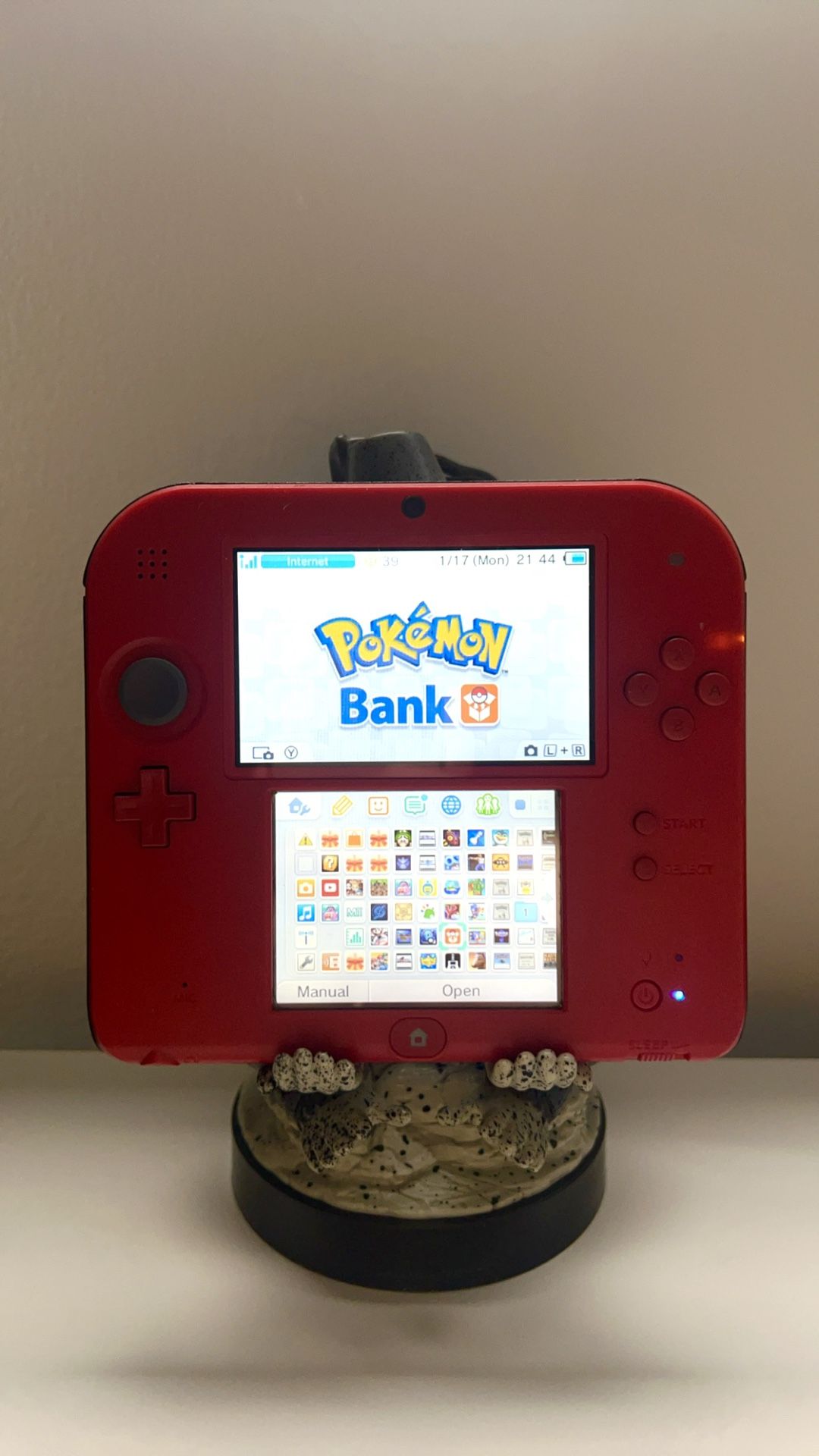 Red 2DS fully Loaded With 100+ Games!