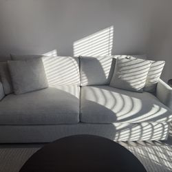 Almost New Crate & Barrel 93” Lounge Sofa (incl 4 Pillows)