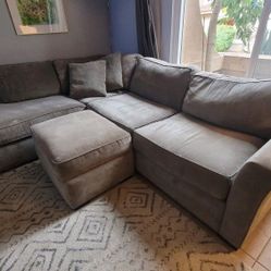 Sectional Couch W/ Chaise
