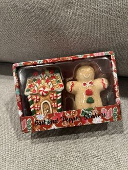 NEW Gingerbread Man And Gingerbread House Salt And Pepper Shakers