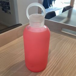 BKR Glass Water Bottle 16 oz W/ Hot Pink Silicone Sleeve Cover