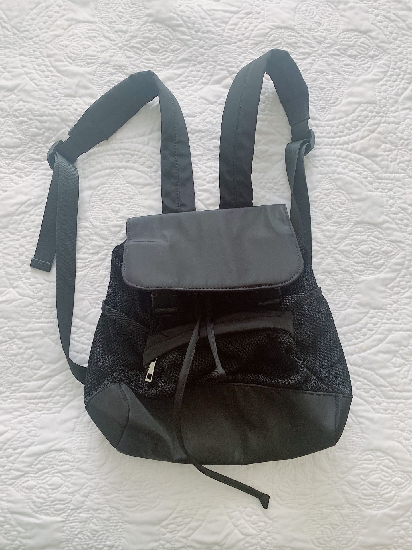 Sheet mesh backpack - brand new