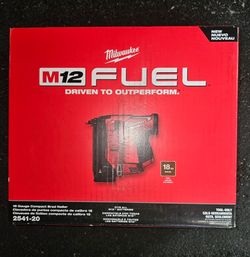 Milwaukee
M12 FUEL 12-Volt Lithium-Ion Brushless Cordless 18-Gauge 1-1/2 in. Compact Brad Nailer (Tool Only)