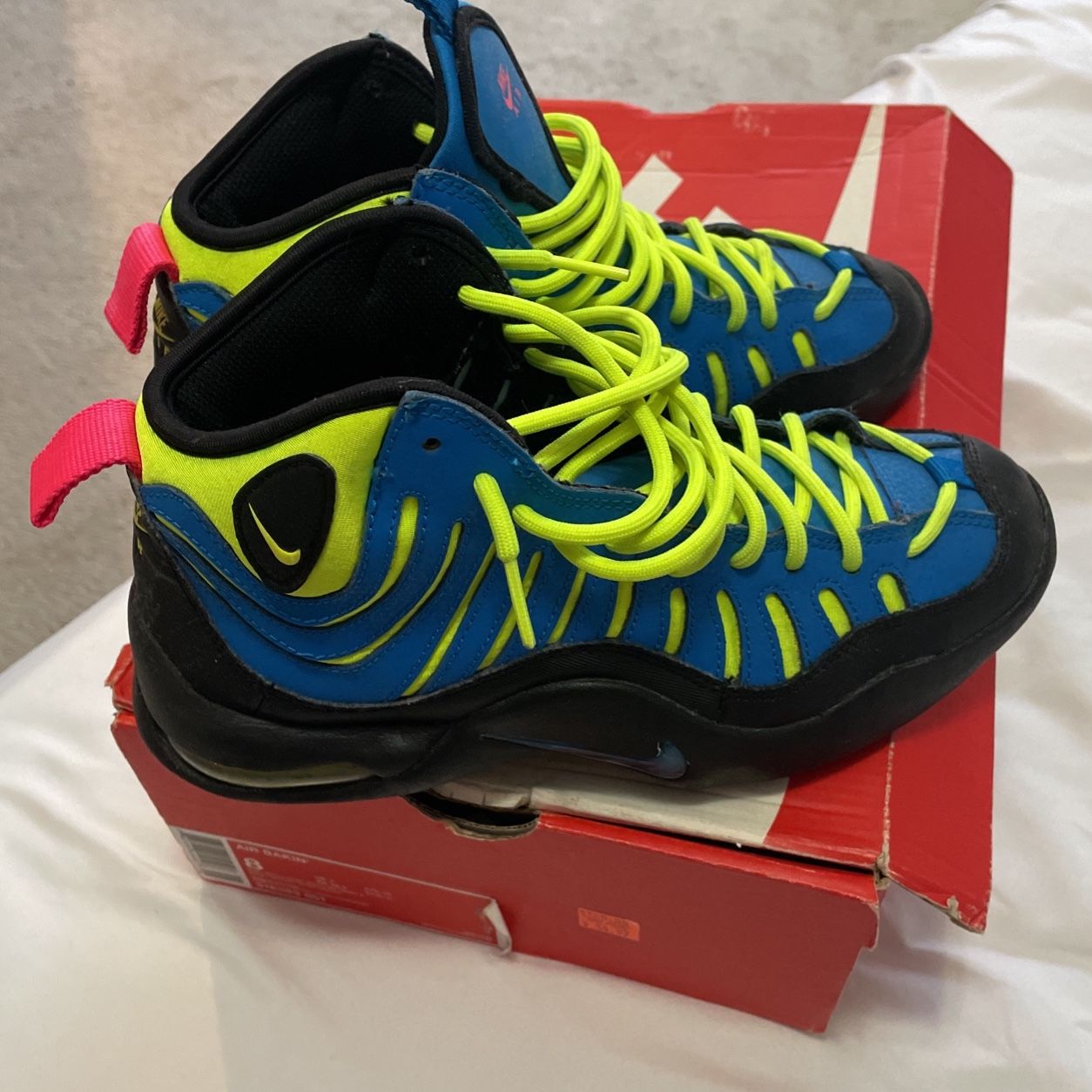 Nike Air Bakin Neon Blue 6y for Sale in Charlotte NC OfferUp