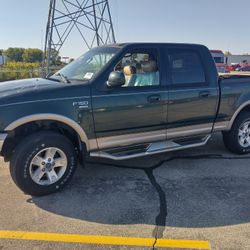 2002 Ford F-150 RUNNER!!!