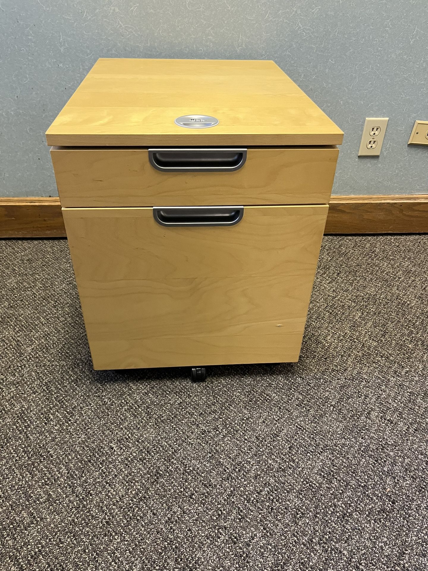 Lockable Filing Cabinet 