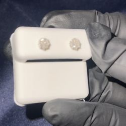 Diamond Dust 0.1ct 💎 earrings on 10k Solid gold.