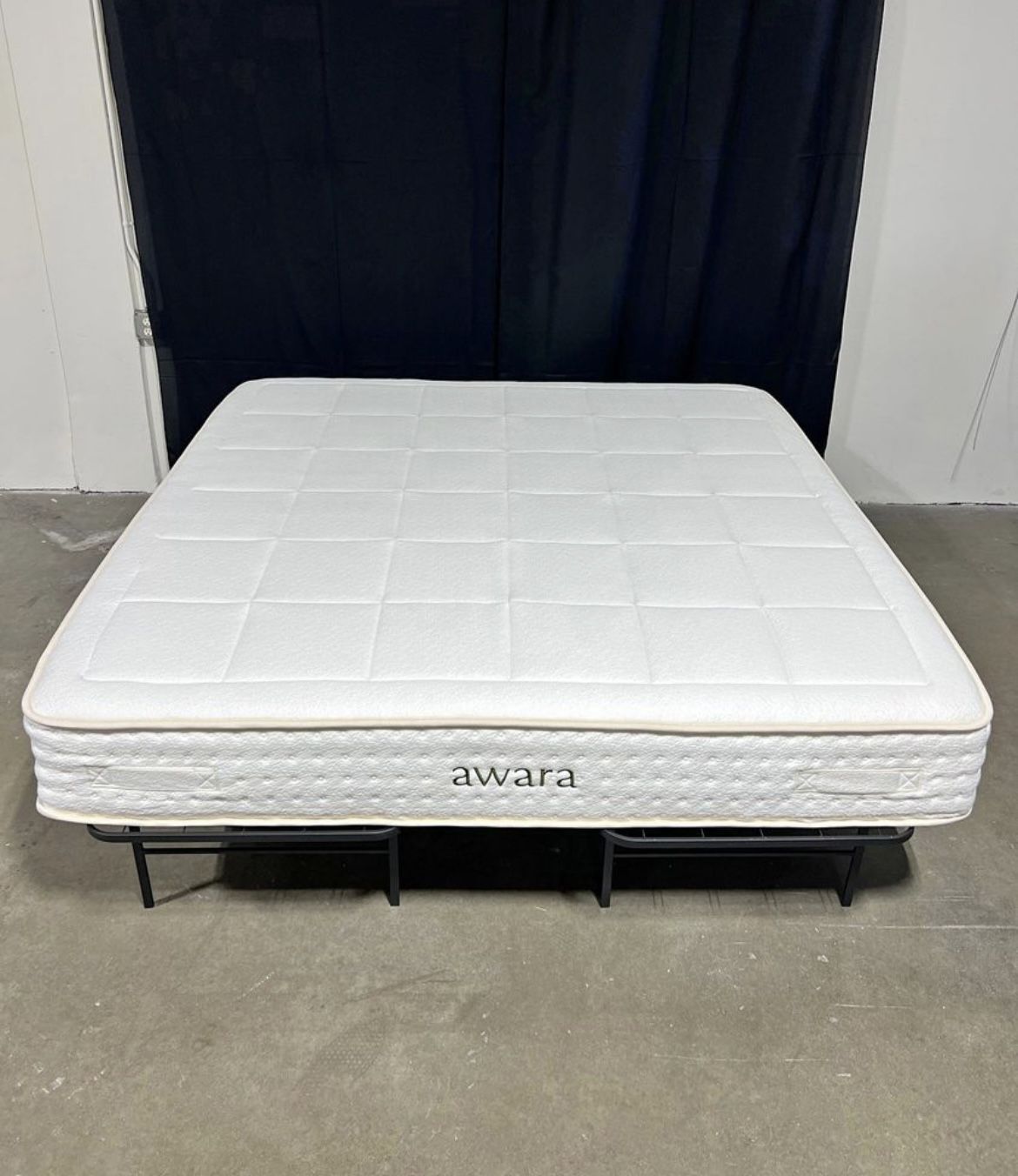 Queen Awara Natural Luxury Hybrid Mattress *delivery available*