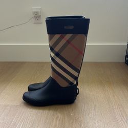 Burberry rain boots 
