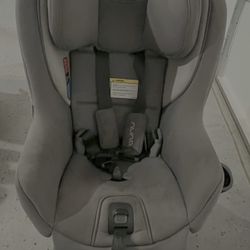 NUNA Car seat 