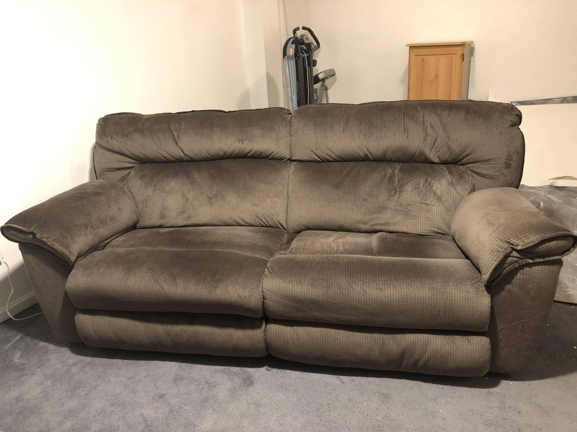 Reclining sofa