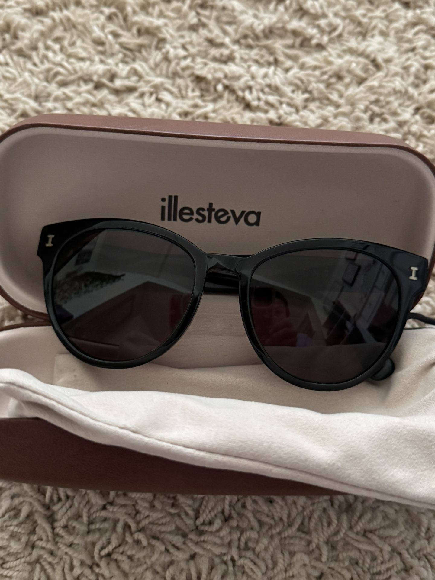 Illestiva Sunglasses
