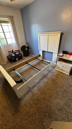 Twin bed w/boxspring and mattress