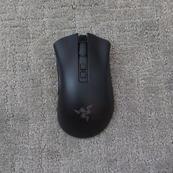 Razer DeathAdder V2 Pro Wireless Gaming Mouse – Great Condition
