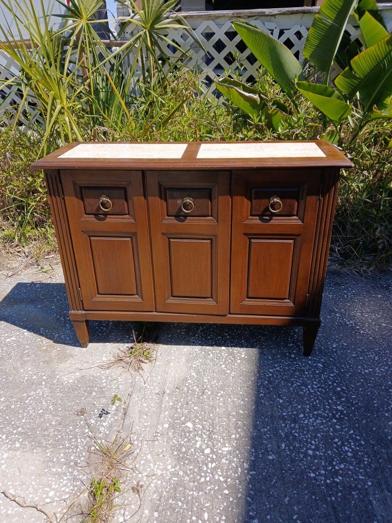 " VINTAGE BUFFET "
