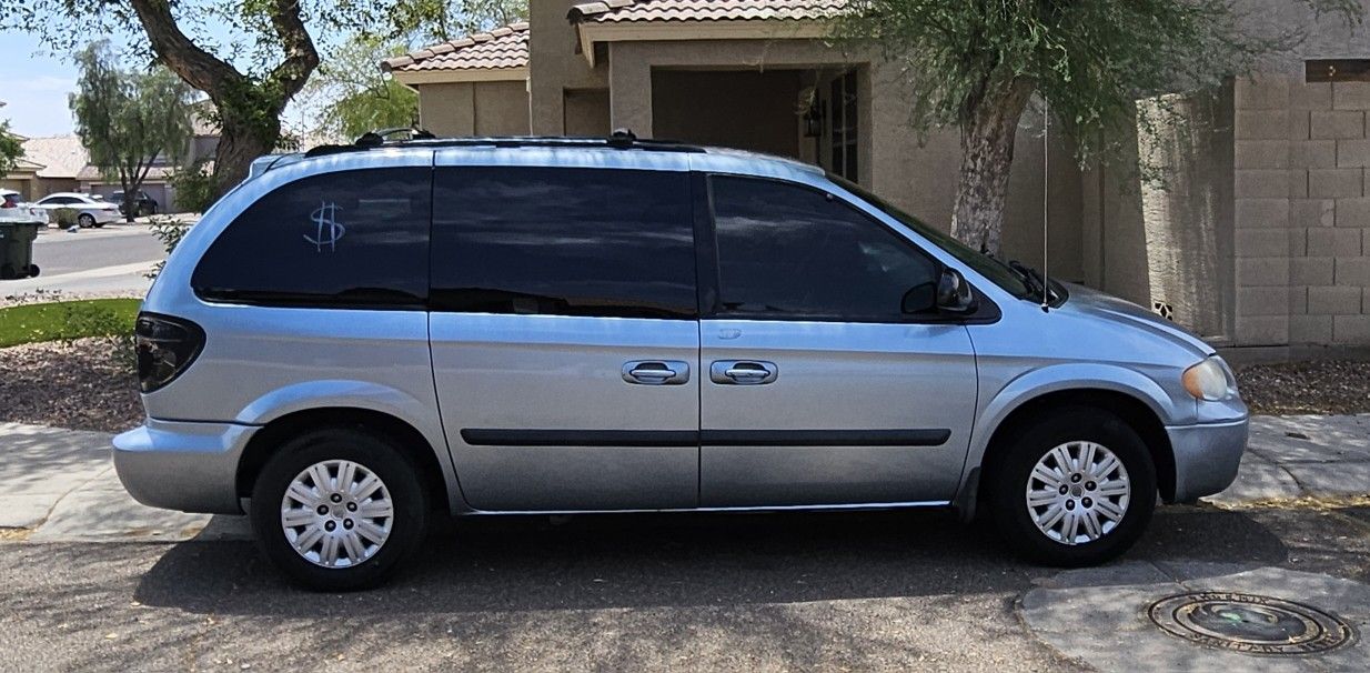 2005 Chrysler Town & Country