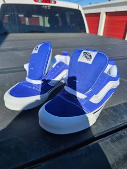 Vans size 8.5 women’s, 7 men’s