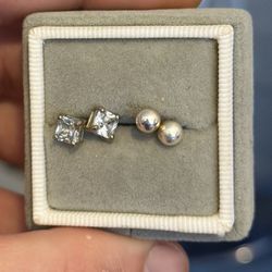 Beautiful 🤩 !! 925 Sterling Silver Earring Studs !