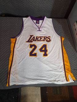 Kobe Bryant #24 Jersey (Retirement Game Giveaway)