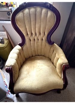 It’s A Steal Of  A Deal- Carlton Mclendon Victorian-style Parlor Chair