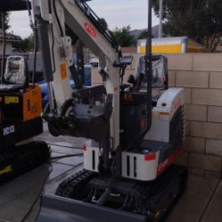 Zero Hours Excavator 