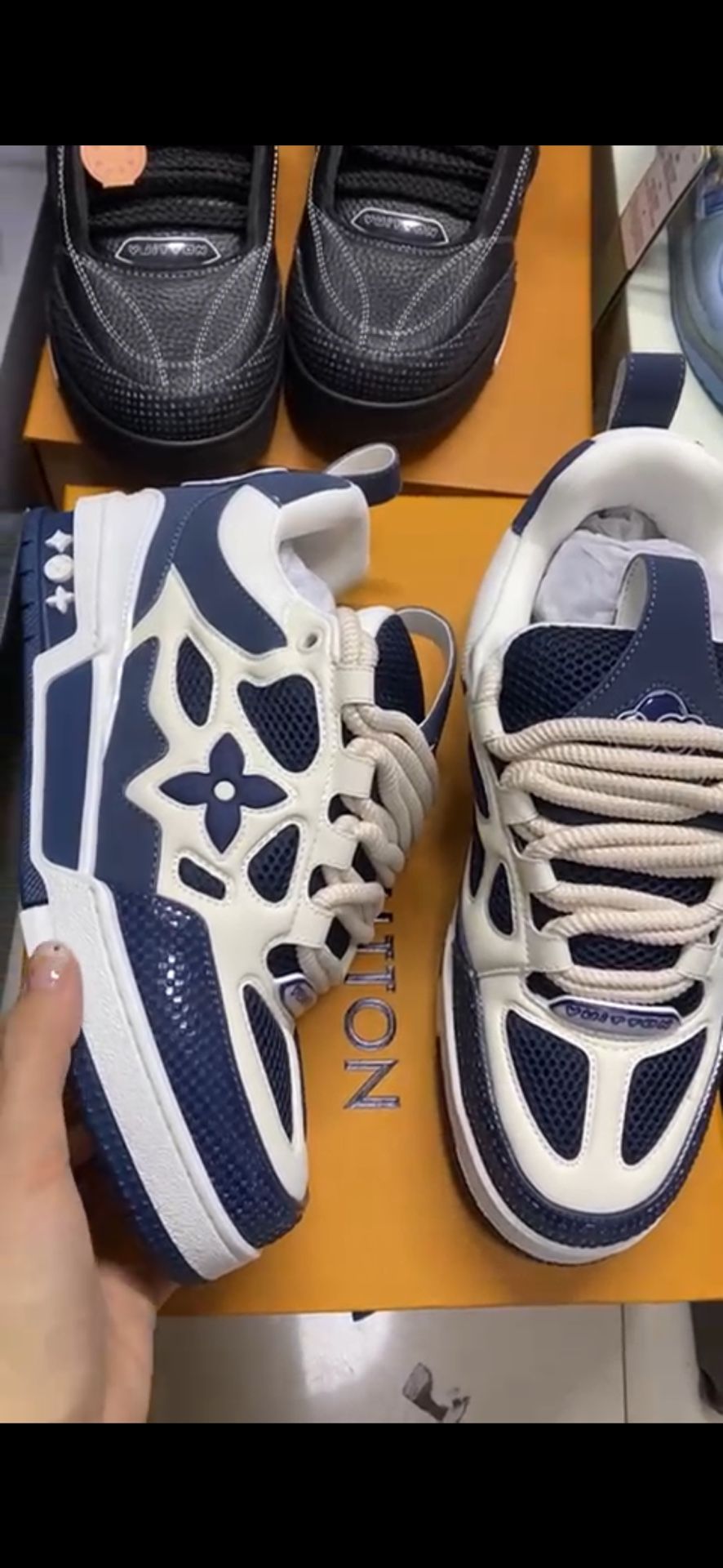 Louis Vuitton Sneakers