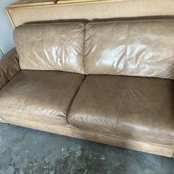 Used leather Sofas- Well Maintained 