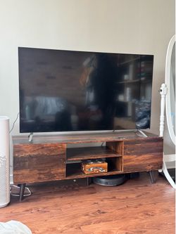 Mid Century Modern TV Stand w/Storage