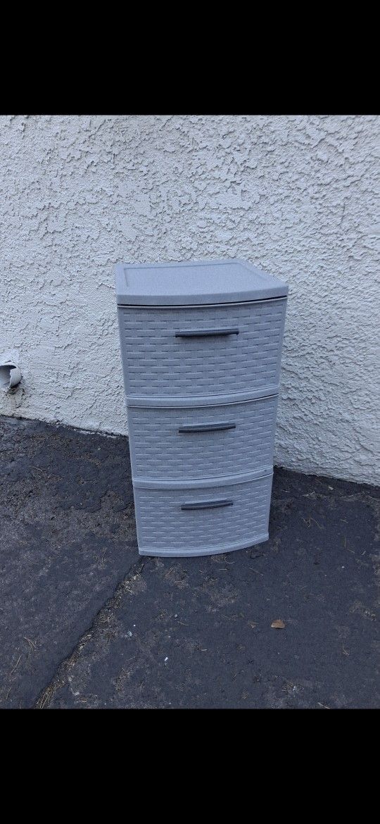 Sterilite Storage Drawer Rainbow/charleston Pickup Between 2;00-10:40 Pm Cash Only Read Description First