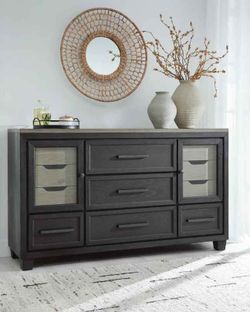 11 Drawer Foyland Bedroom Dresser