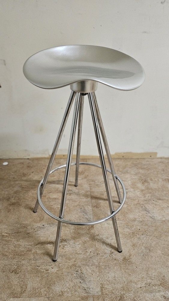 Jamaica stool design dy pepe cortes for amat 5EA ( made in spain)