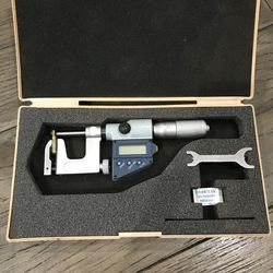 Micrometer, 0-1"/0-25mm Range, .00005