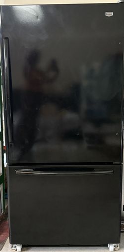 Bottom Door Freezer With Icemaker Refrigerator