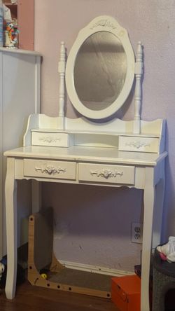 Girls white vanity