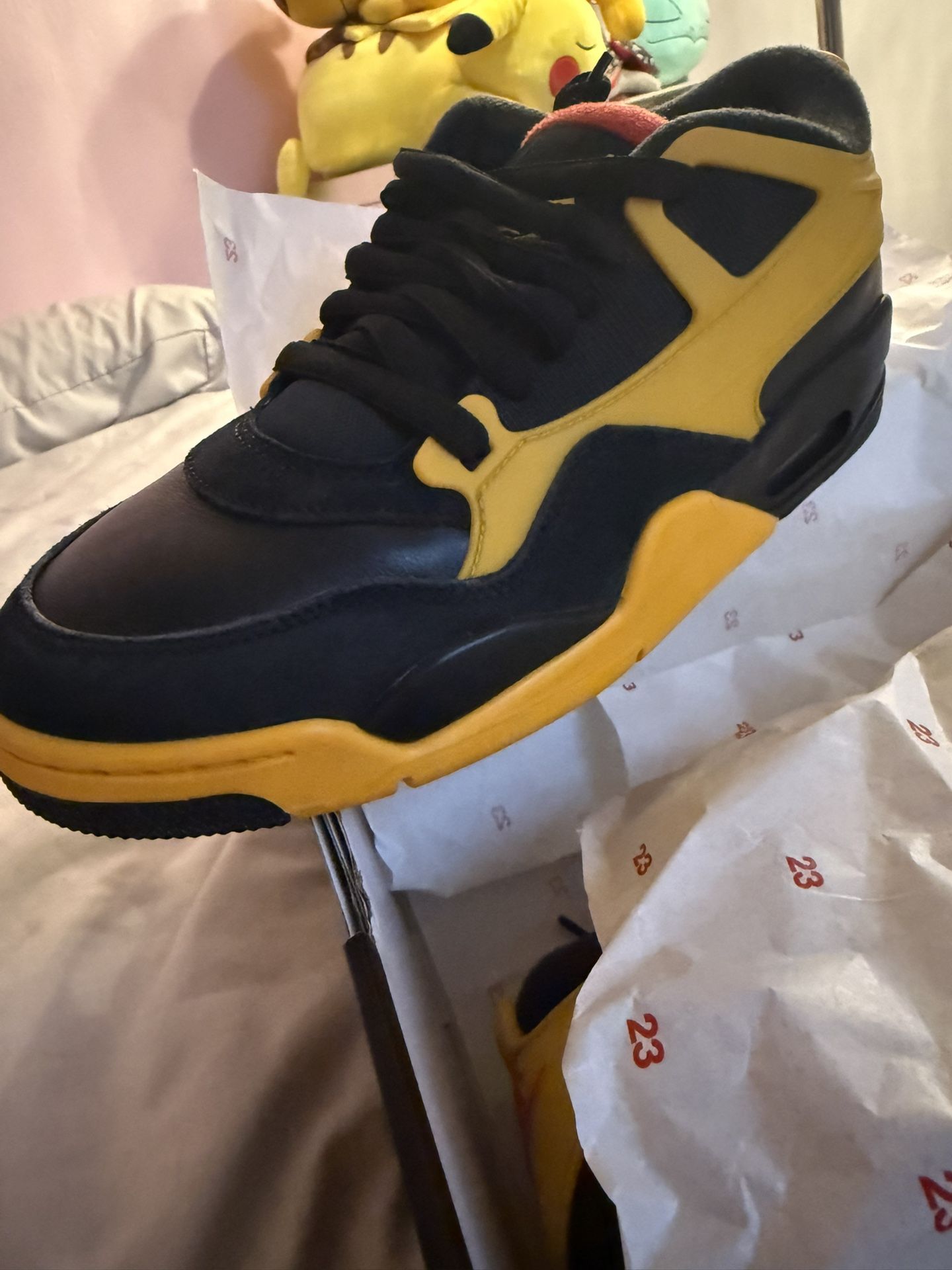 Nike Air Jordan 4 RM Men’s size 9/ Women’s Size 10.5