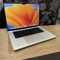2021 16” MacBook Pro M1 Pro Chip 32GB Ram 512SSD! Like new!