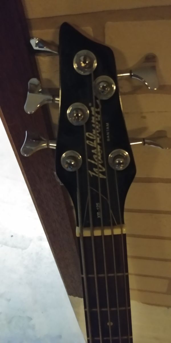 Washburn Bass for Sale in Milwaukee, WI OfferUp