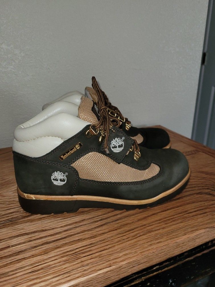 TIMBERLAND Boys SIZE 5 