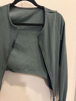 Alo Yoga crop top jacket with zipper