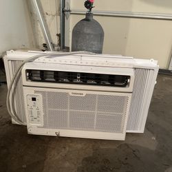 [PENDING]  Toshiba Window AC Unit