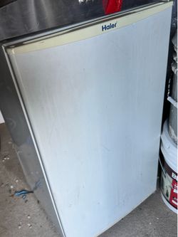 Mini fridge