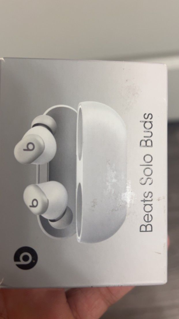 Beats/Apple Earbuds Brand New