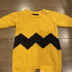 Baby Gap Peanuts Charlie Brown Knit Sleeper