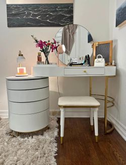Modern White & Gold Vanity Set – Clean & Stylish ✨