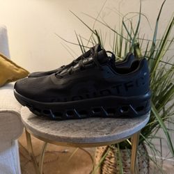 Men's On Cloudmonster 