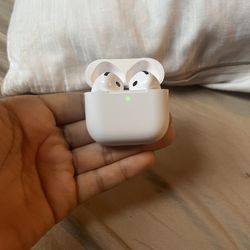 Air Pods 4’s